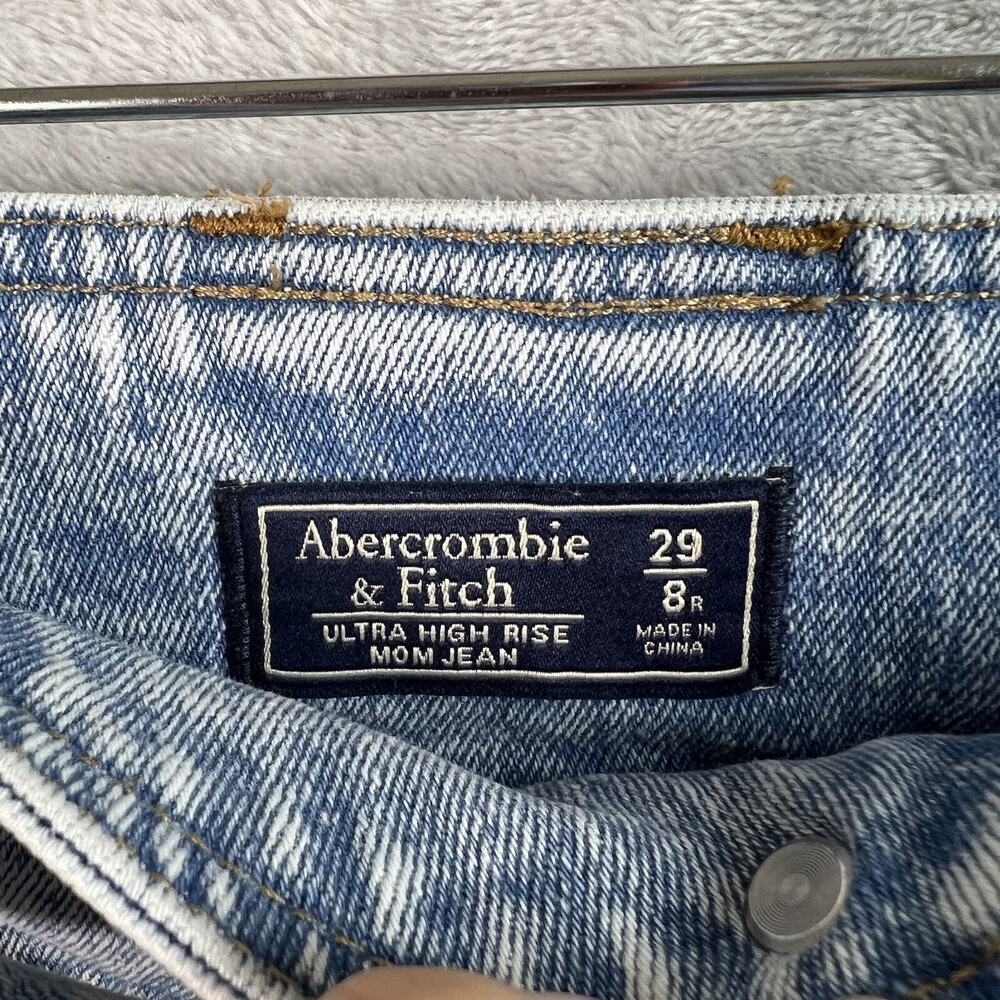Abercrombie & Fitch Ultra High‎ Rise Mom Jeans Size 29 Paperbag Fit Light Wash - Picture 3 of 13